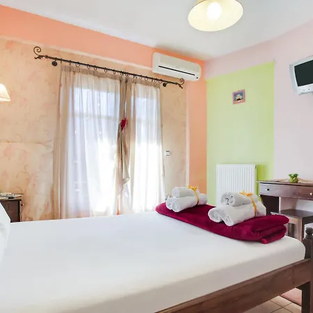 Alluring Holiday In Stournareika With Terrace 别墅 Pýli